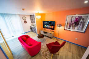 Outstanding deluxe self contained city apartment